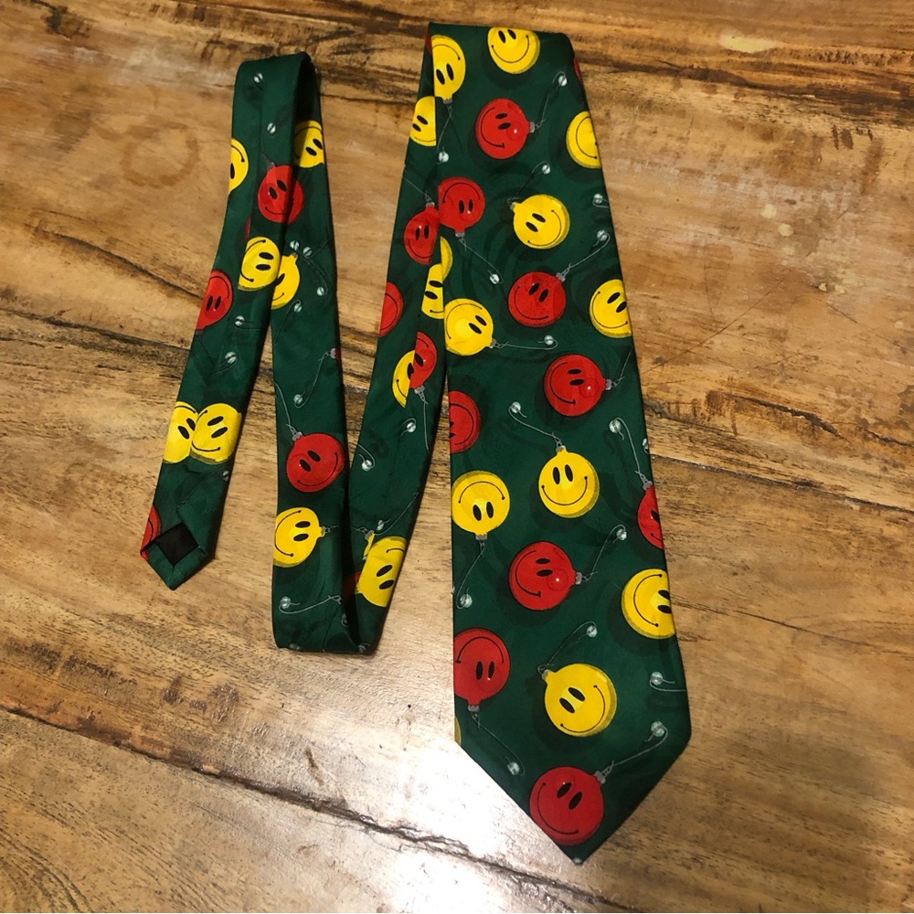 HONORS Holiday Christmas Men’s Tie.